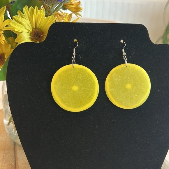 Lemon - Dangle Earrings - Picture 6 of 7